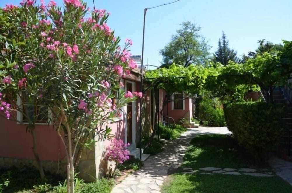 Lindos Pansiyon