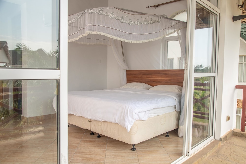 Charming 3 Bedroom House in Diani Beach view 2