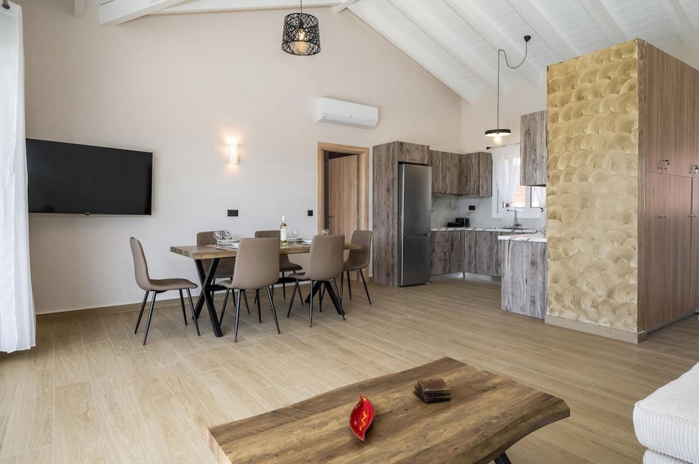 Casa di Pietra With 2 Bedrooms and 3 Bathrooms