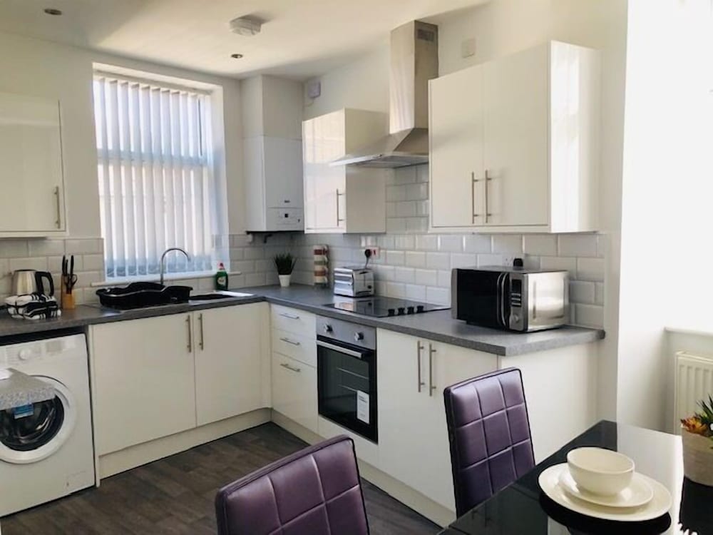 Townhouse @ 51 Balfour St -stoke view 2