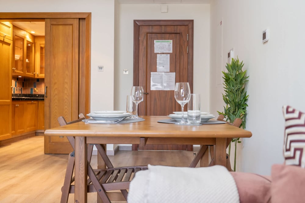 Magnificent 1 BR Apt Situated on a Prime Location