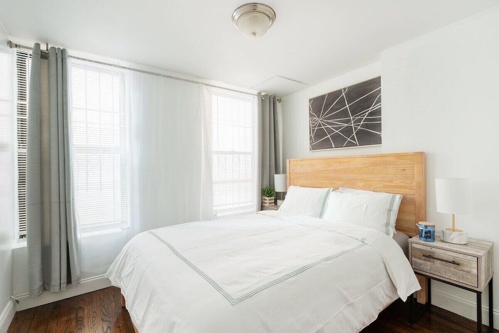 1435 UES Apartment