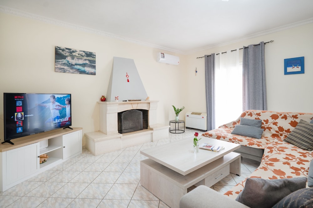 Anastasios Holiday Home