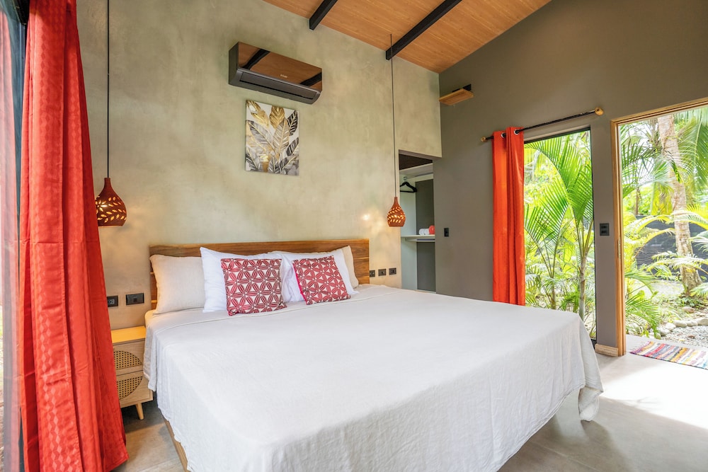 Raya Bungalow