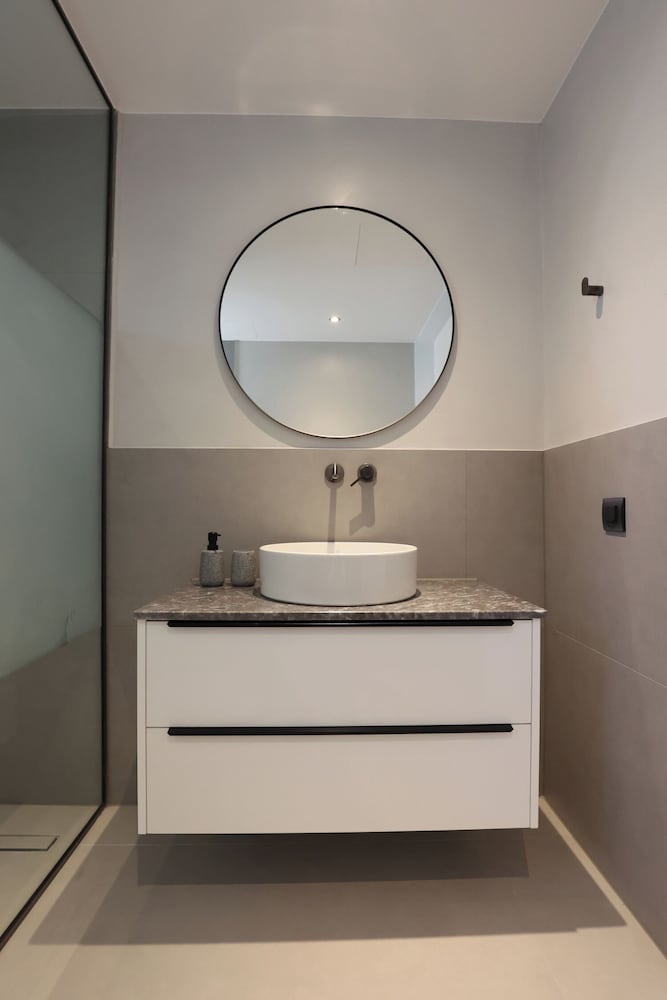 Limi Deluxe Suites