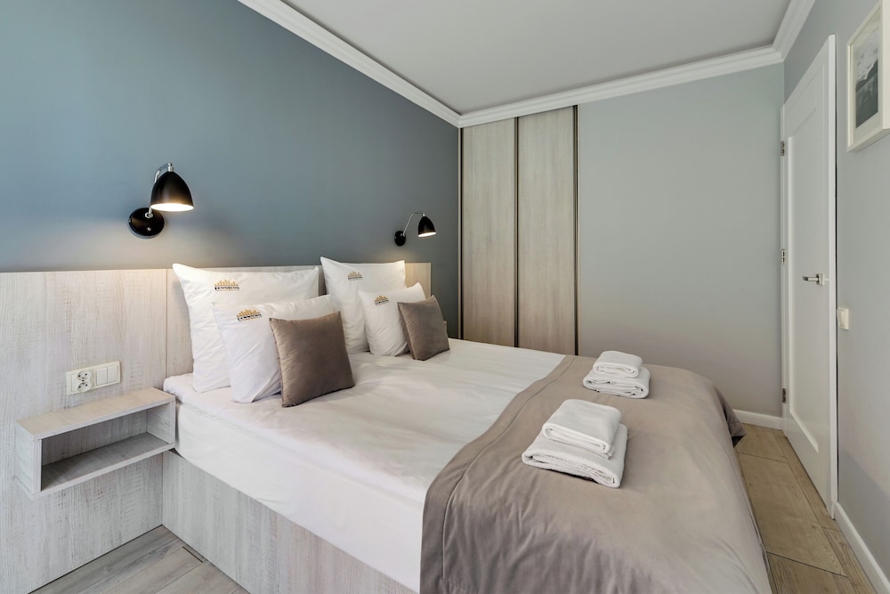 Aura - Riverside & Parking by Downtown Apartments