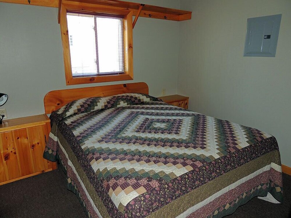 Angel Rock Waterfront Cottages and Vacation Homes