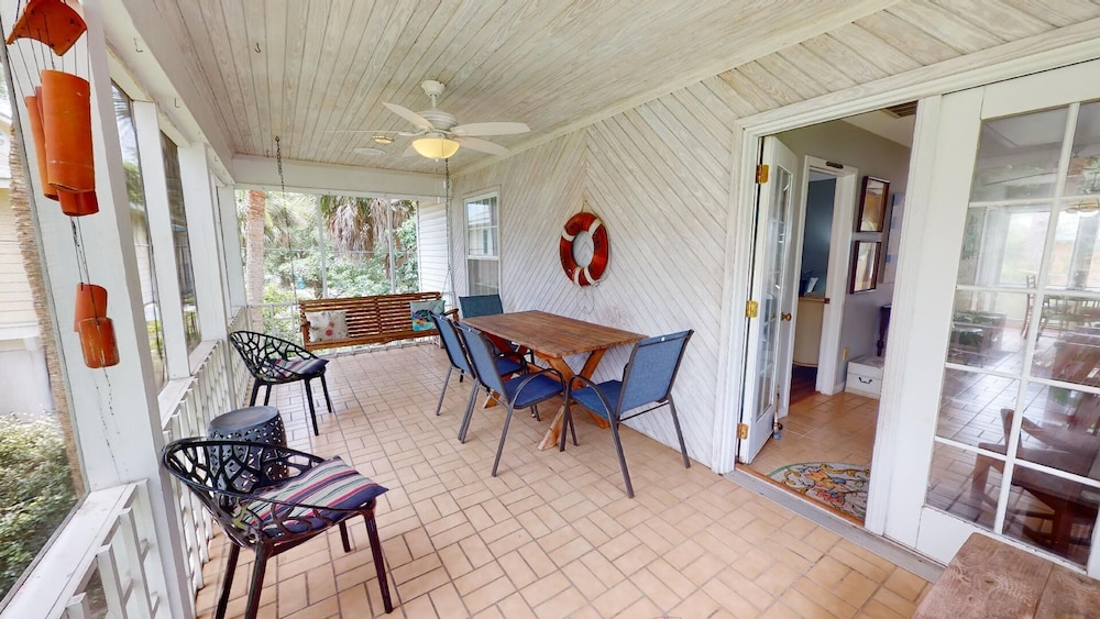 1111 2nd Avenue by Tybee Vacation Rentals