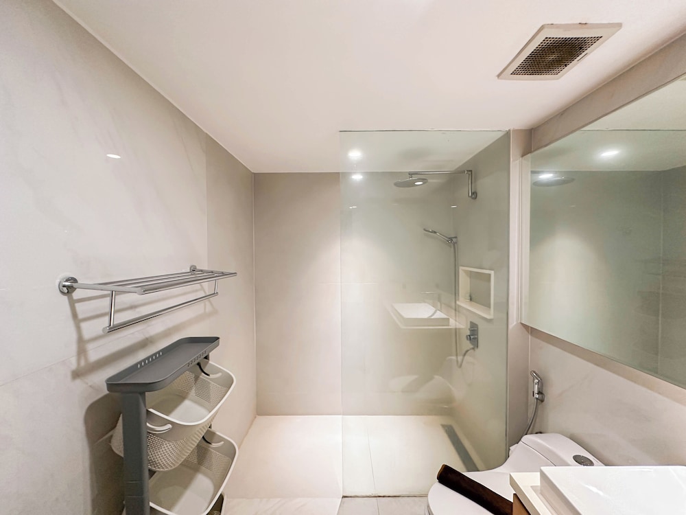 Spacious And Strategic Location 3Br At Kondominium Regensi Apartment