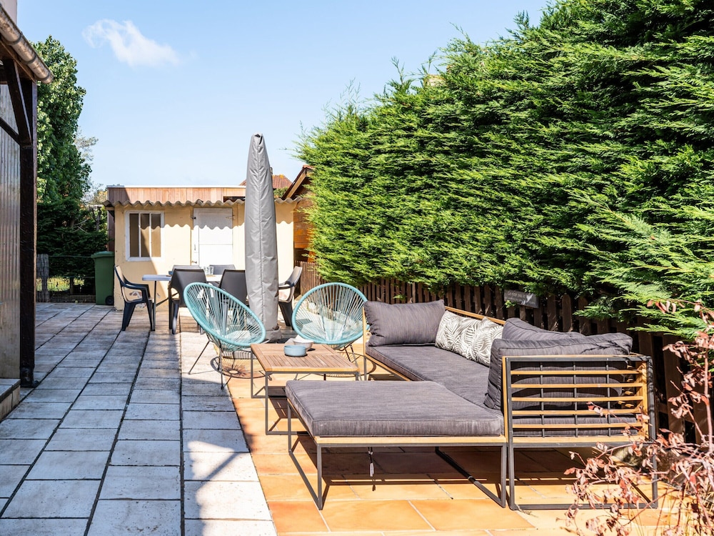 Villa Near Sea With BBQ and Play Attic