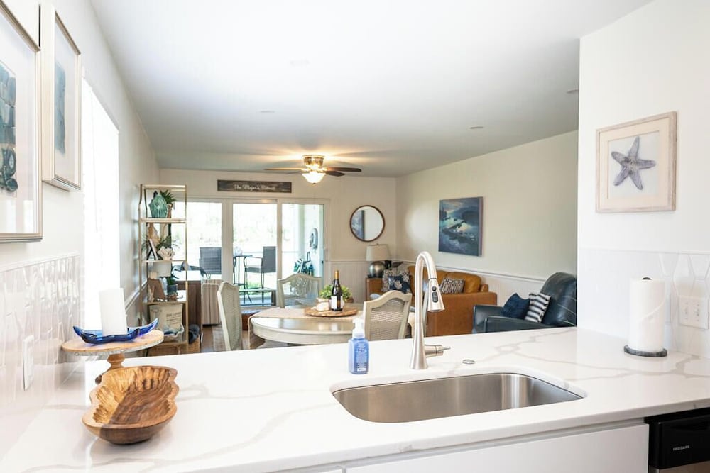 158 Beach Club Villa - Coastal Comfort With Stunning Marsh Views