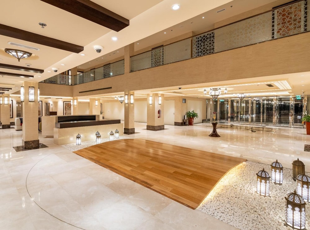 2BD 2 5BA Superior Apt With Pool Gym Beach Access