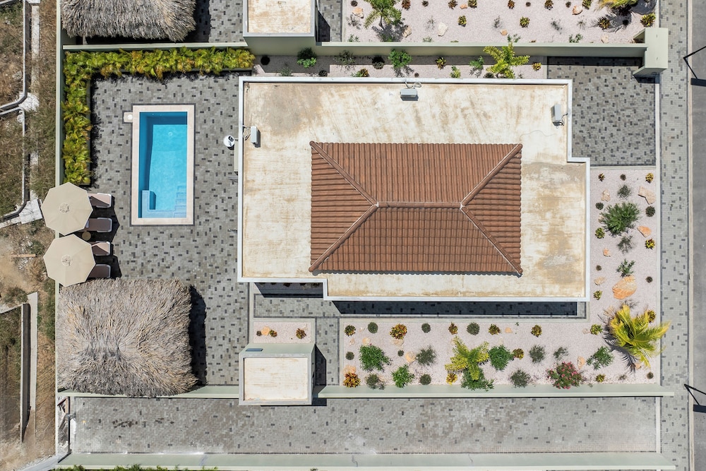 Villa Solana with private pool, Mambo Beach