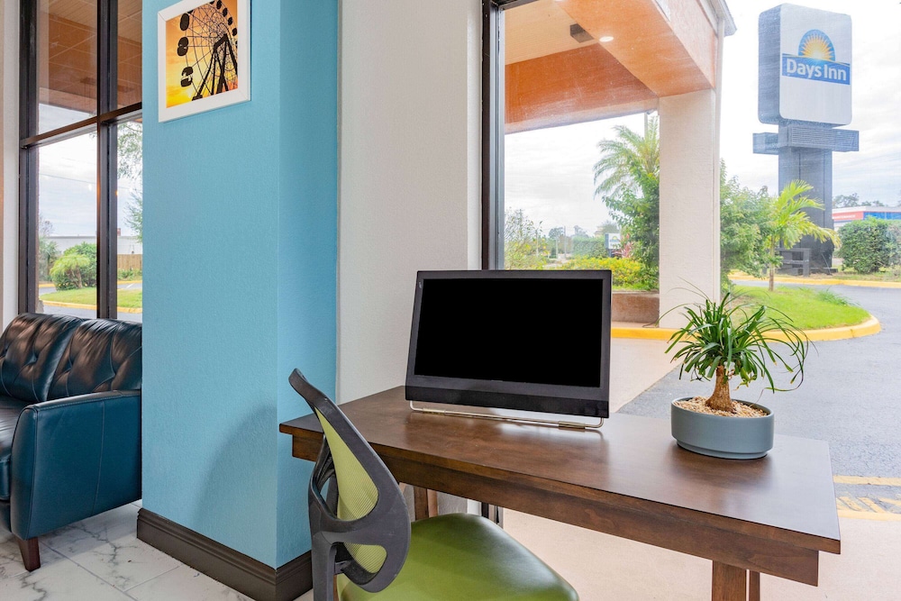 Days Inn by Wyndham N Orlando/Casselberry - Property Image 6