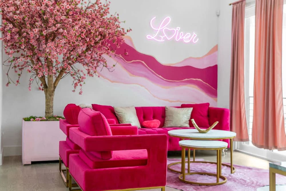 Downtown Houston 3BR Bachelorette Escape