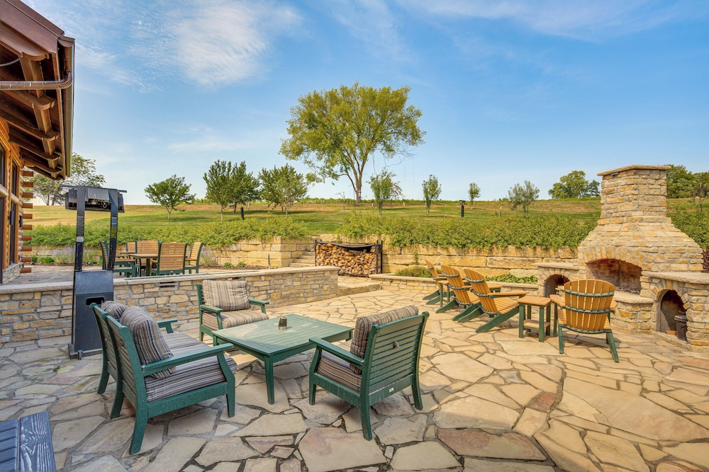 Stay & Sip: Group Ranch at Shamrock Hills Vineyard