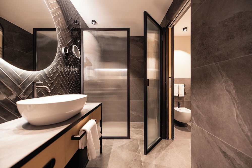 Schwarzer Adler - Concept Living