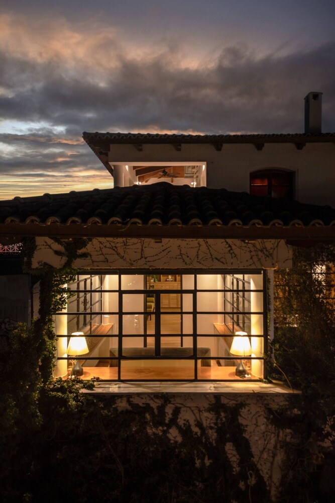 Ma Maison Downtown Villa N 8 Indoor Heated Pool