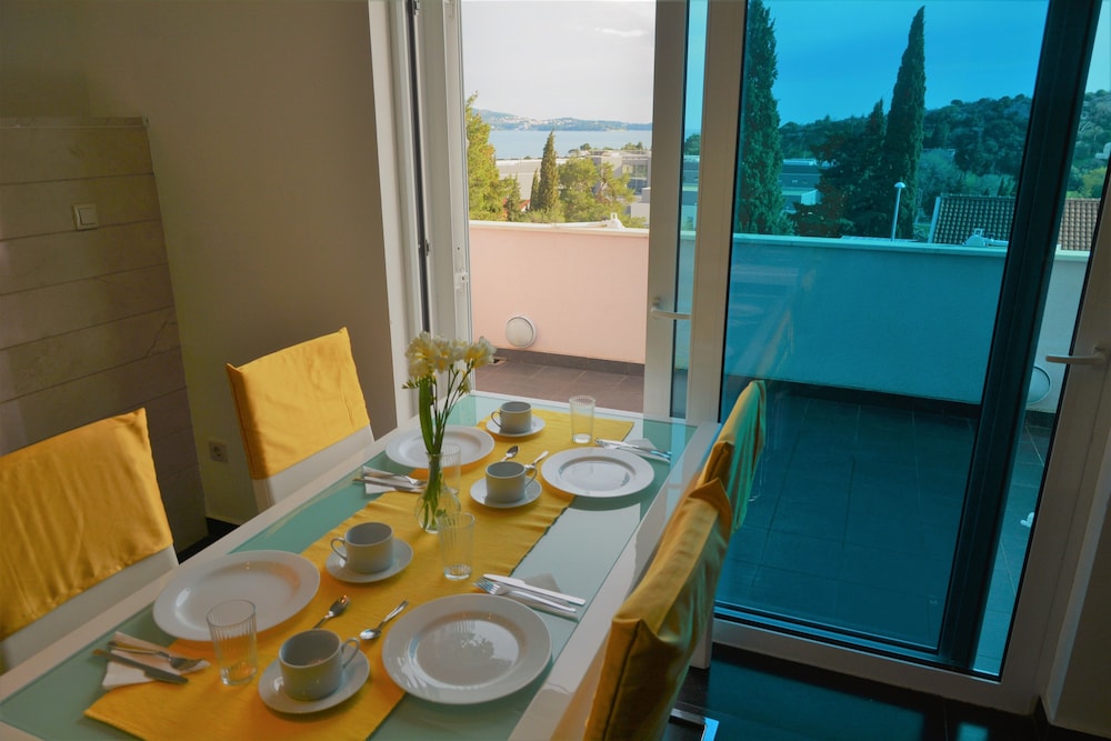 Villa Avantgarde B&B view 2