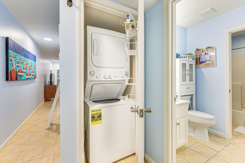 Walk to Pool & Beach: PCB Resort Getaway w/ Porch