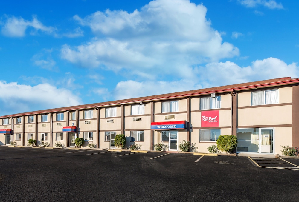 Red Roof Inn  Suites Wapakoneta - Property Image 7