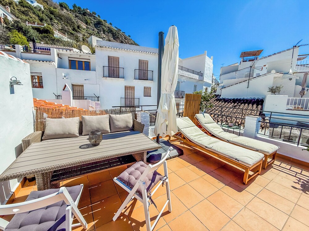 Two bed House With Roof Terrace in the Beautiful Village of Frigiliana