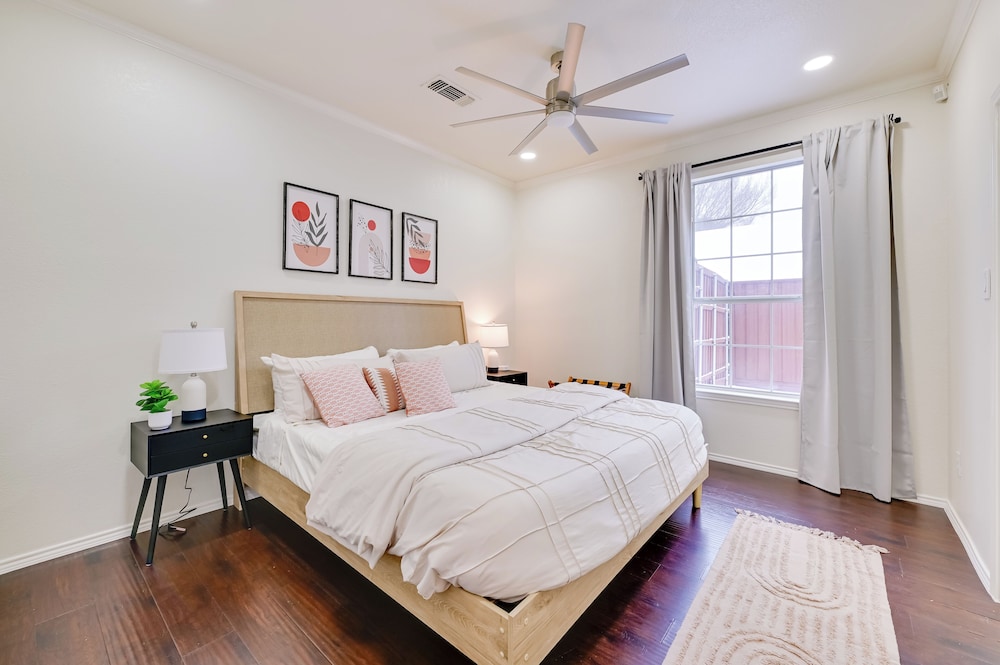 4 Mi to Dtwn: Family Home w/ Games in Frisco
