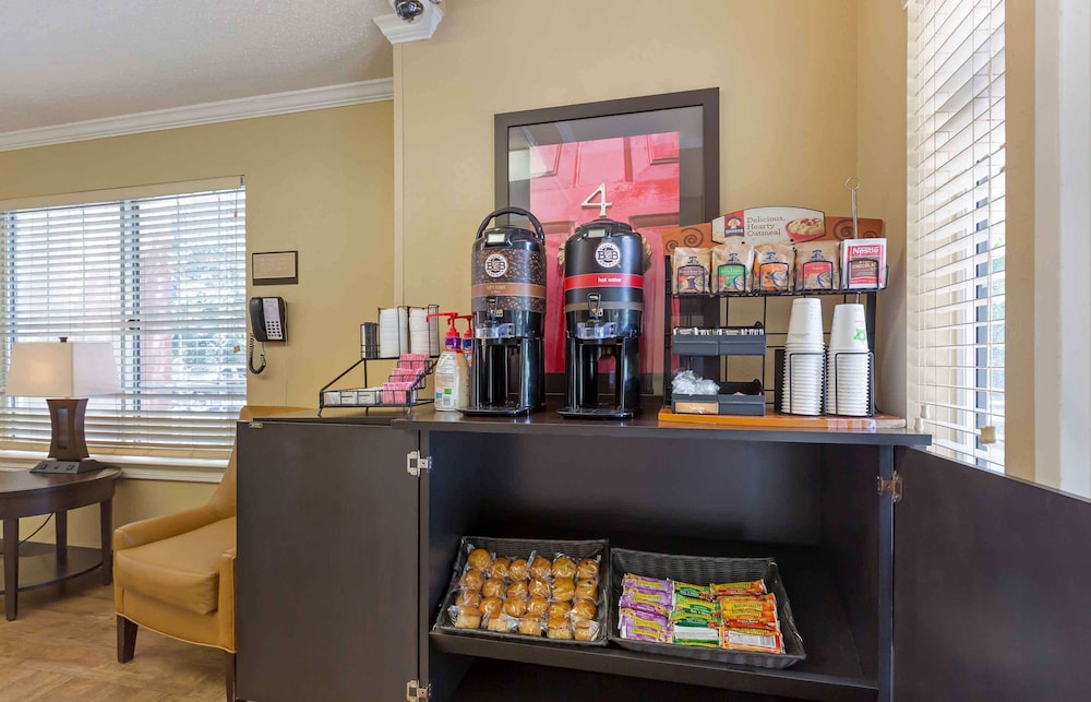 Extended Stay America Suites Washington DC Chantilly - Property Image 14