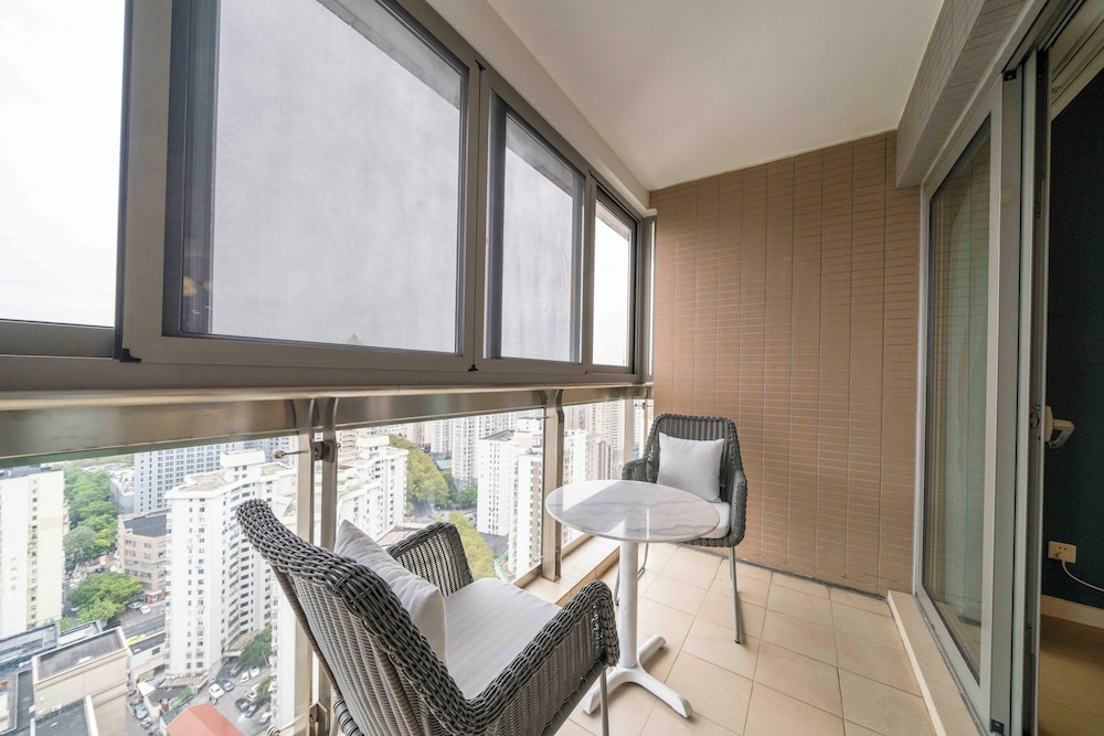 Tyms 3BR Duplex APT Xujiahui Shanghai