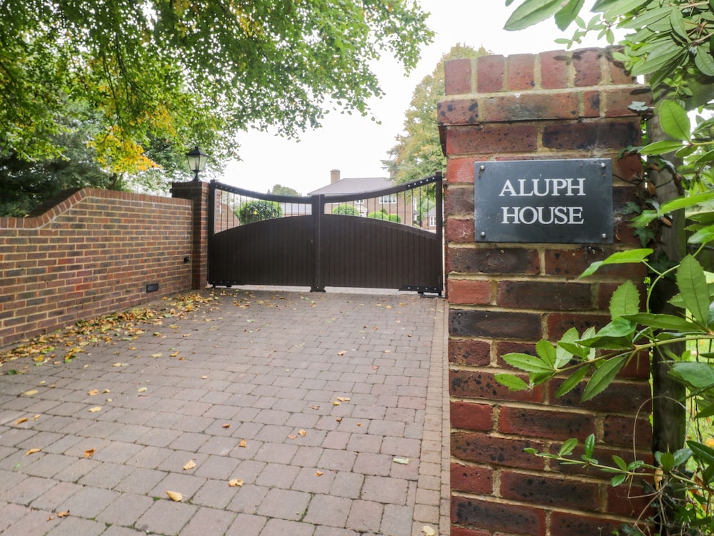Little Aluph