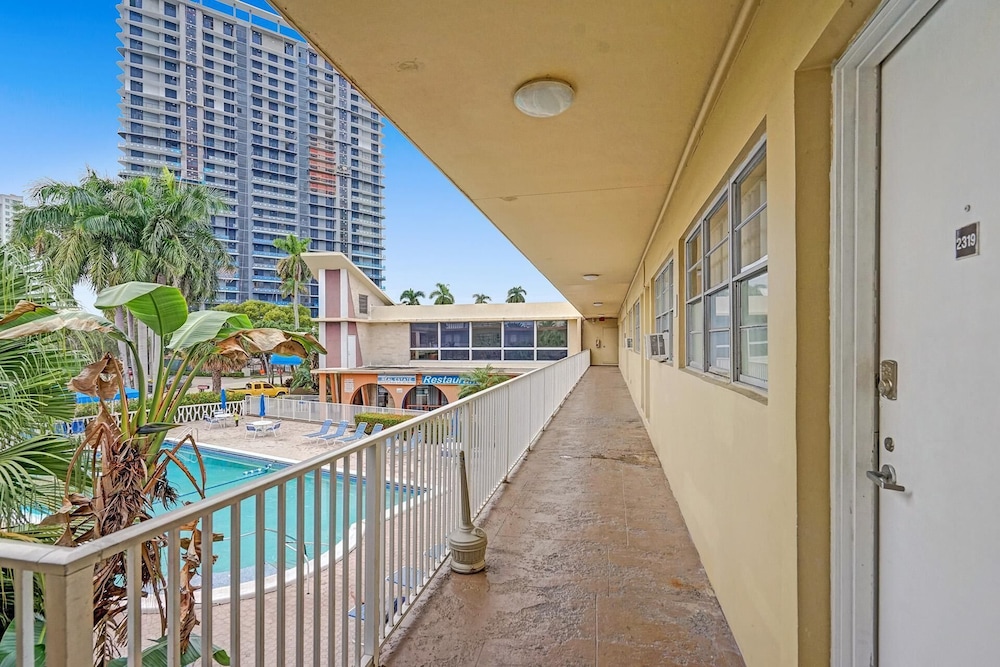 Gorgeous Gem, Walk From the Ocean!! - Image 3