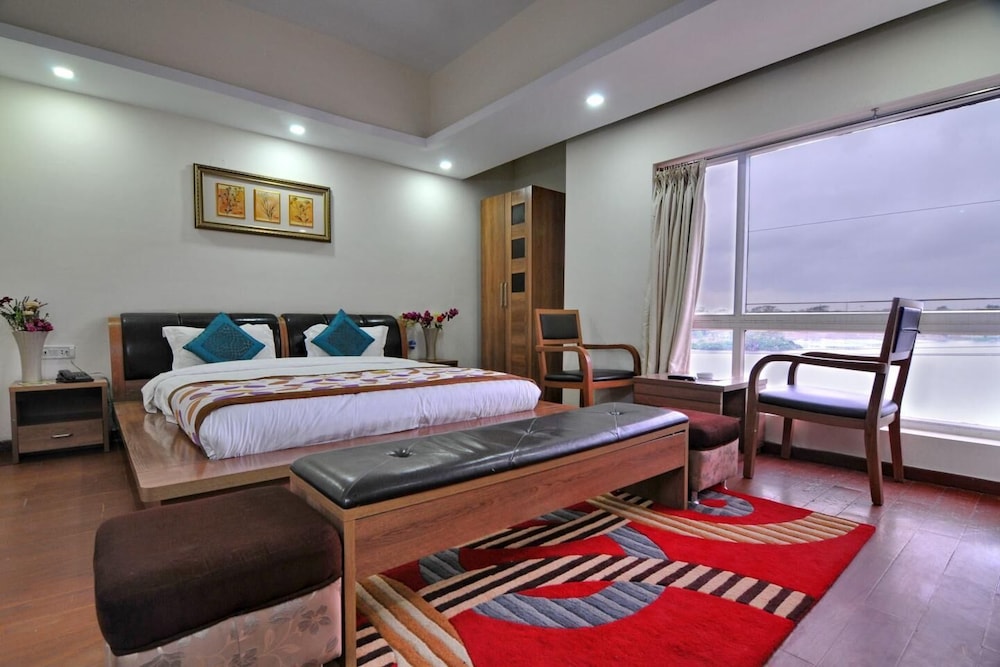 Hotel Akash Sarovar