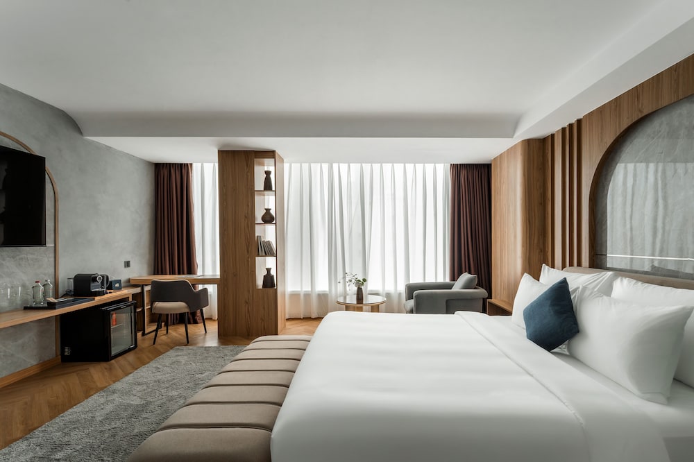 Kin Hotel Thai Van Lung 1