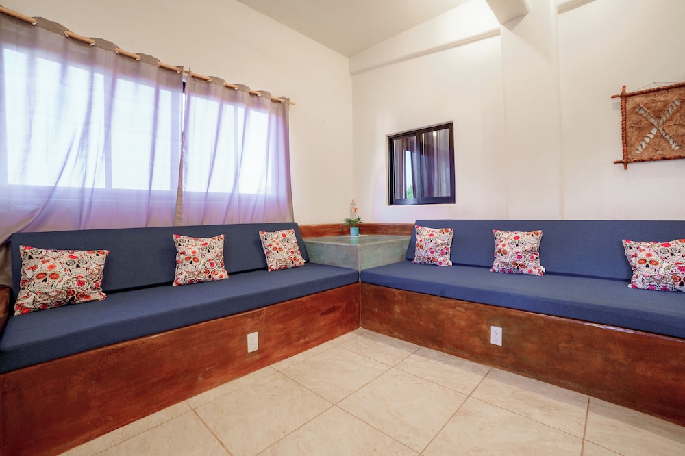 Casa Flores Zicatela