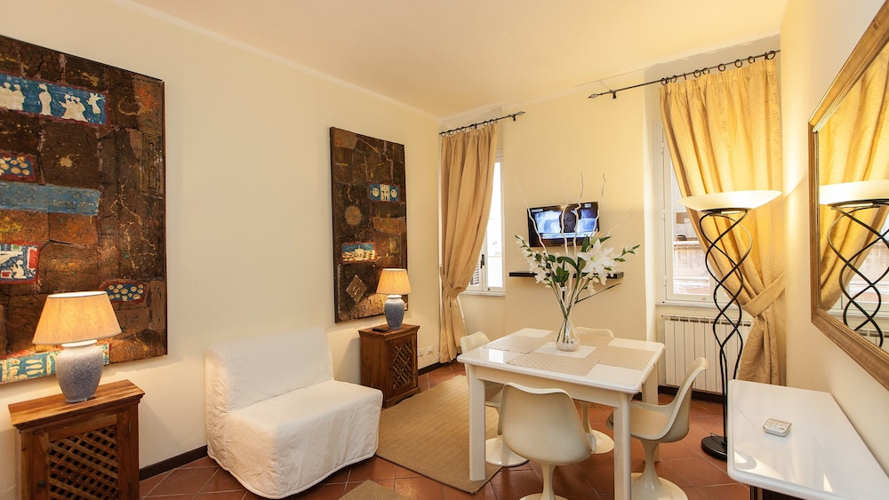 Rental in Rome Rondanini View