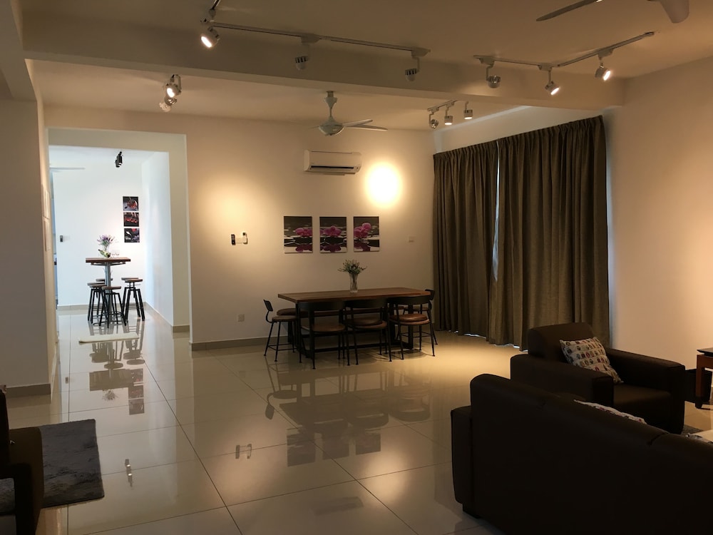 Lux Desaru Villa