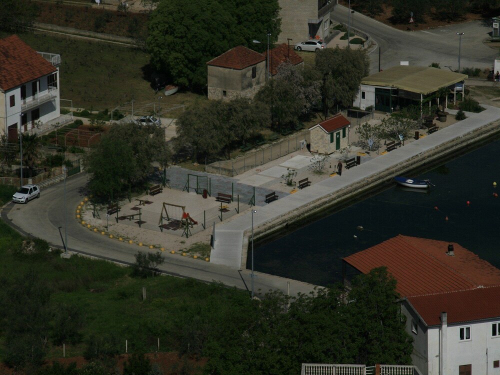 Photo 16