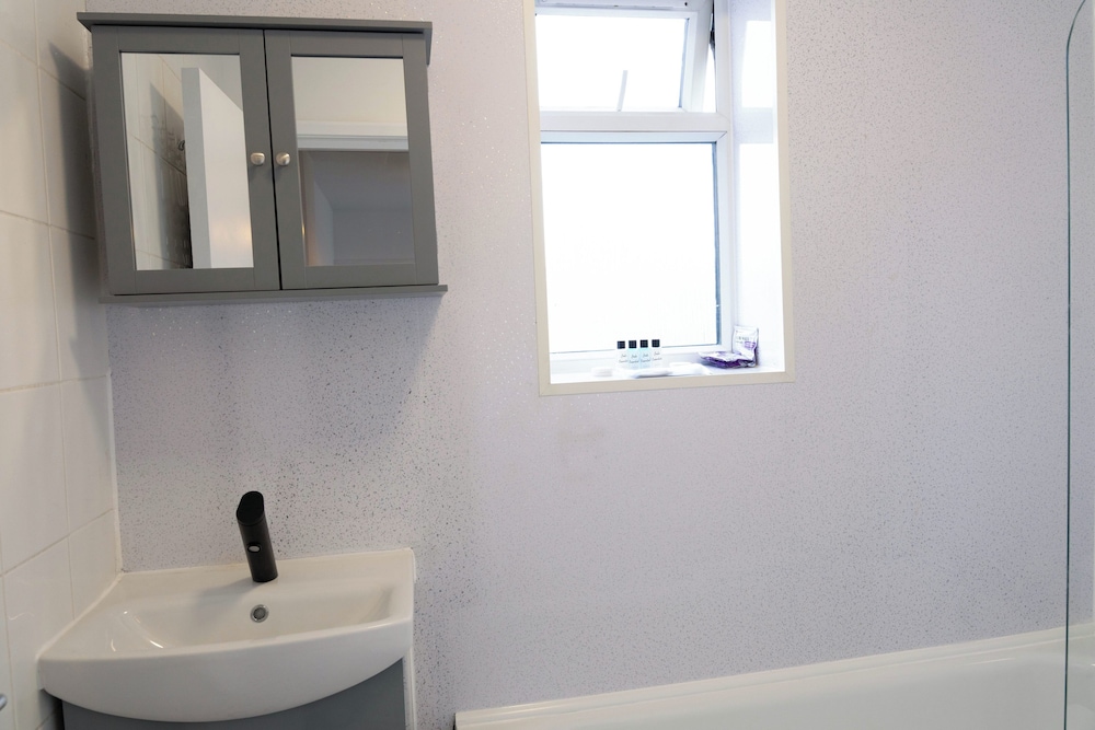 Charming Dartford Apartment - Ideal for Explorers!