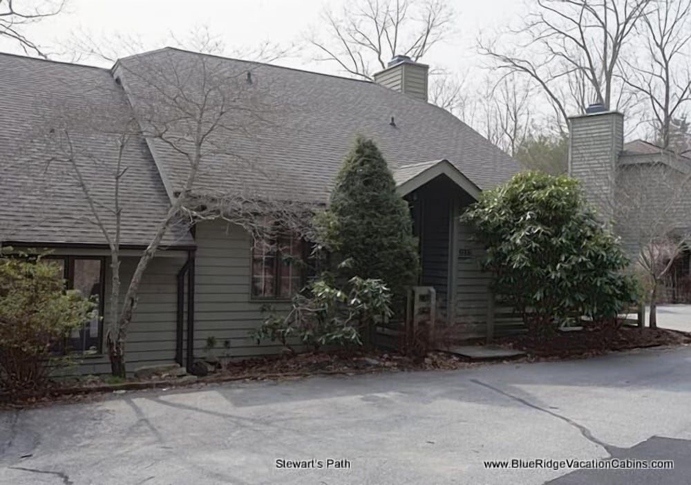 Stewart's Path Apartment