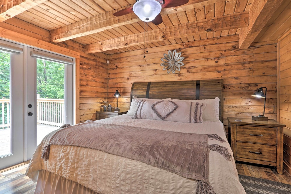 Sevierville Blue Ridge Bungalow w/ Hot Tub, Deck view 2