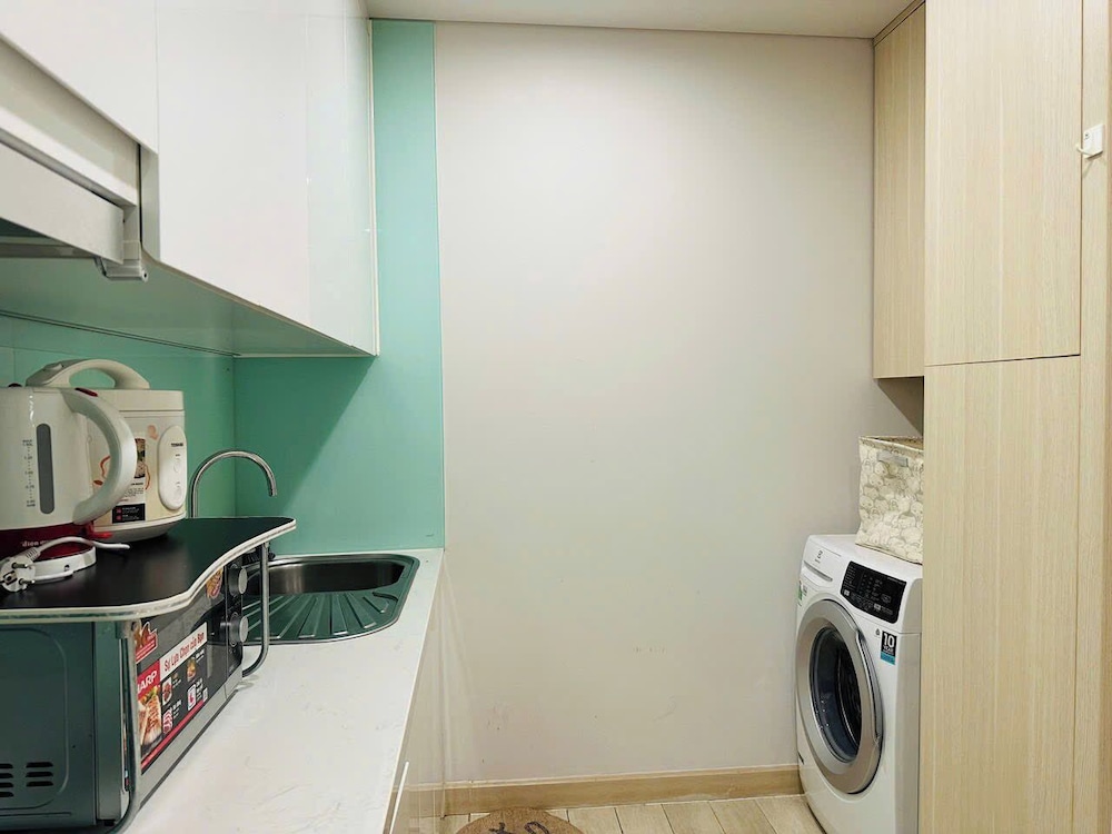 Gold Coast Balcony Serviced Apartment