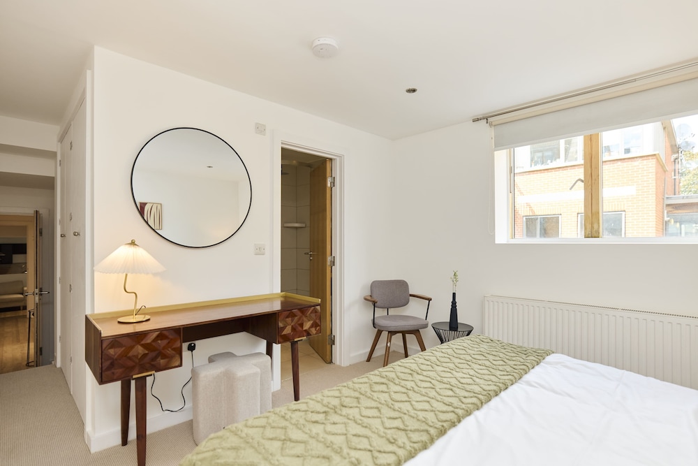 Southwest London Stay