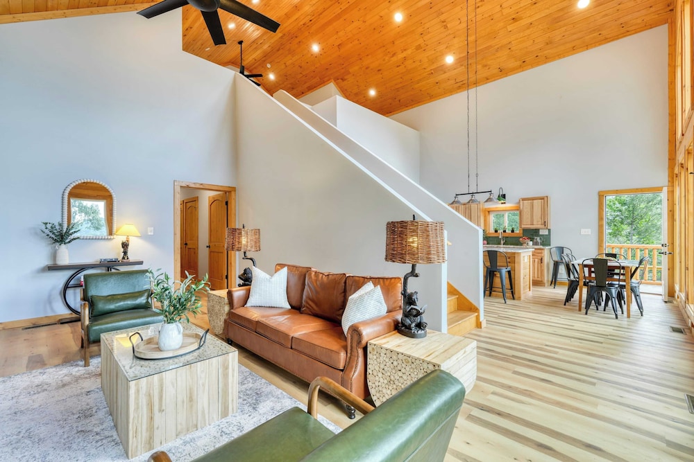 Hot Tub, Game Room & Views Near Downtown Gatlinburg Perfect Too by Avantstay