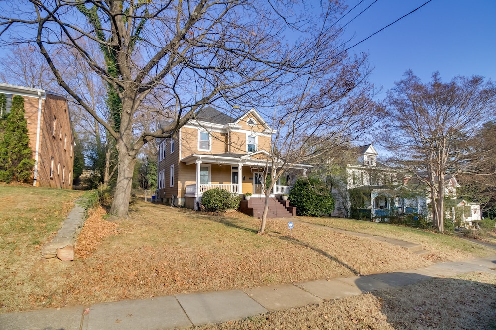 Cozy Roanoke Vacation Rental: 2 Mi to Downtown! view 5