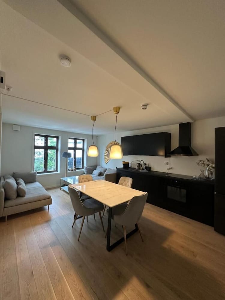 Deluxe Central 2 Bedrooms With View and Underground Garage in Stavanger