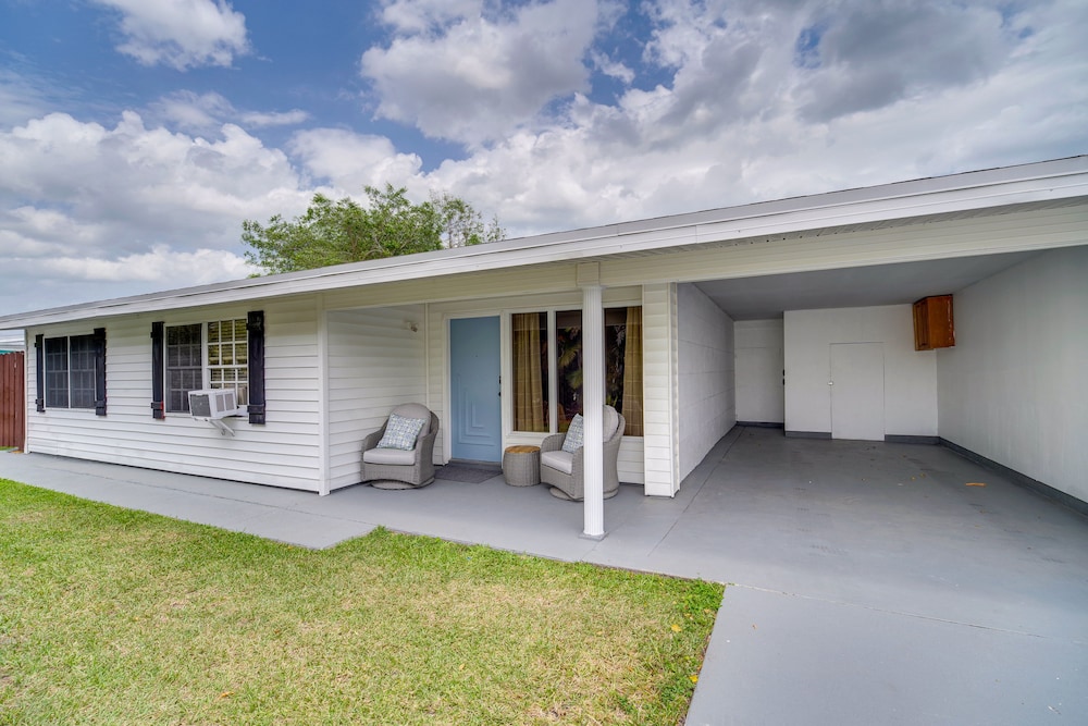 Vero Beach Vacation Rental ~ 3 Mi to the Ocean! view 3