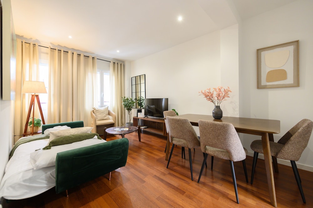 M Mal71a Moderno Piso de 2 Dormitorios con Terra