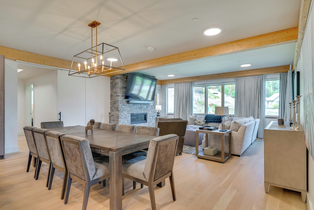 Ski-in/out Okemo Mountain Resort Condo w/ Balcony