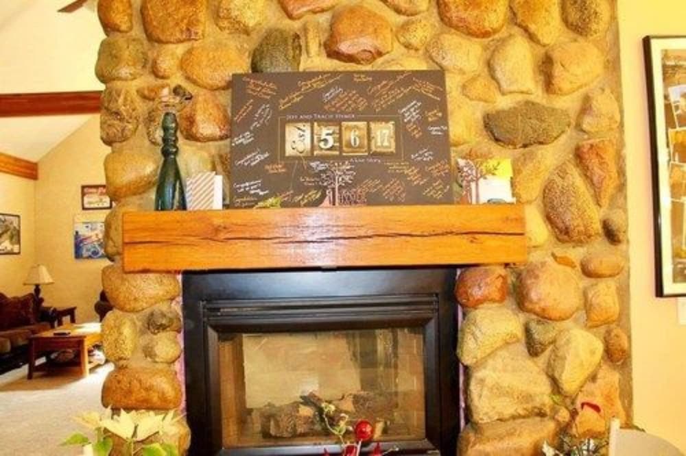 Oak Creek Lodge