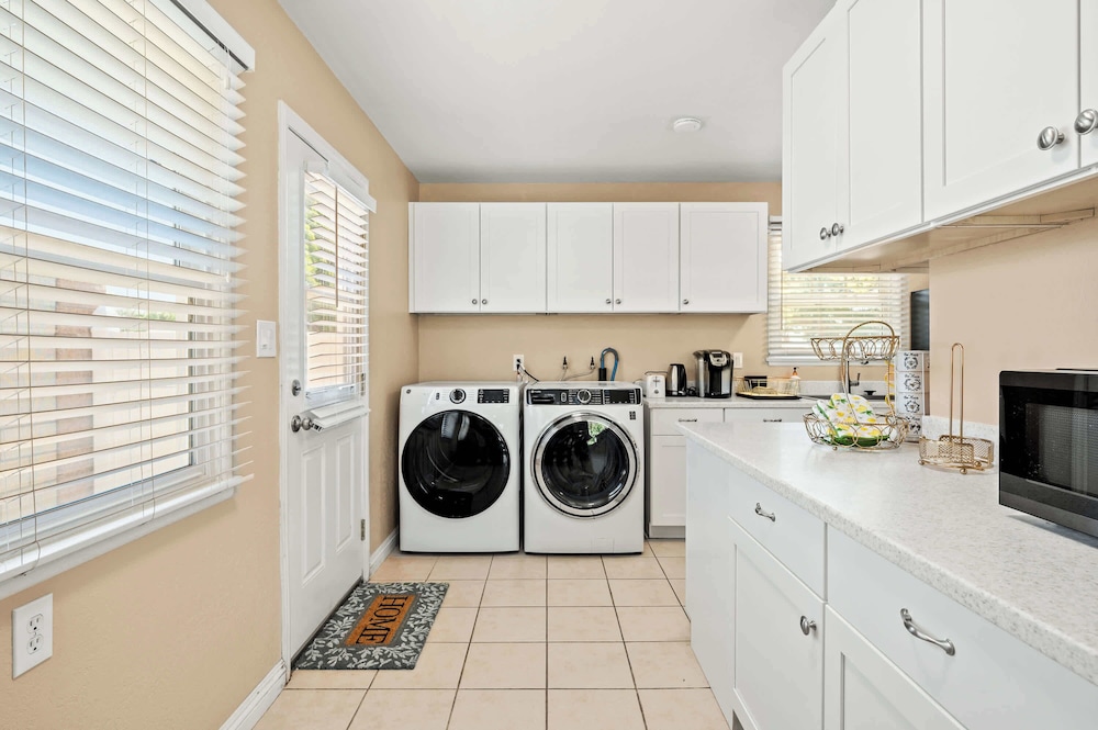 Cozy Getaway Bright, Clean & Fully Equipped